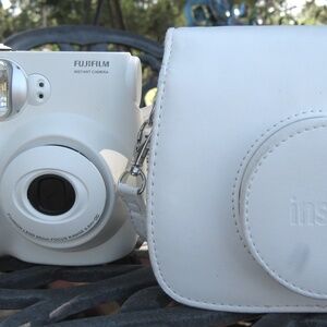 FujiFilm Instax 7s Mini and Carrying Case